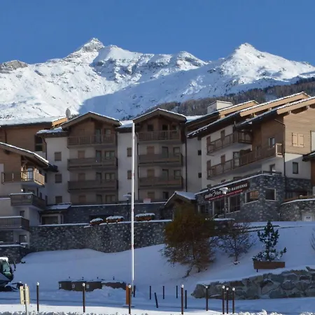 4 Pers A Val Cenis, Au Pied Des Pistes, Parking, Wifi Et Balcon - Fr-1-508-145 * Lanslevillard